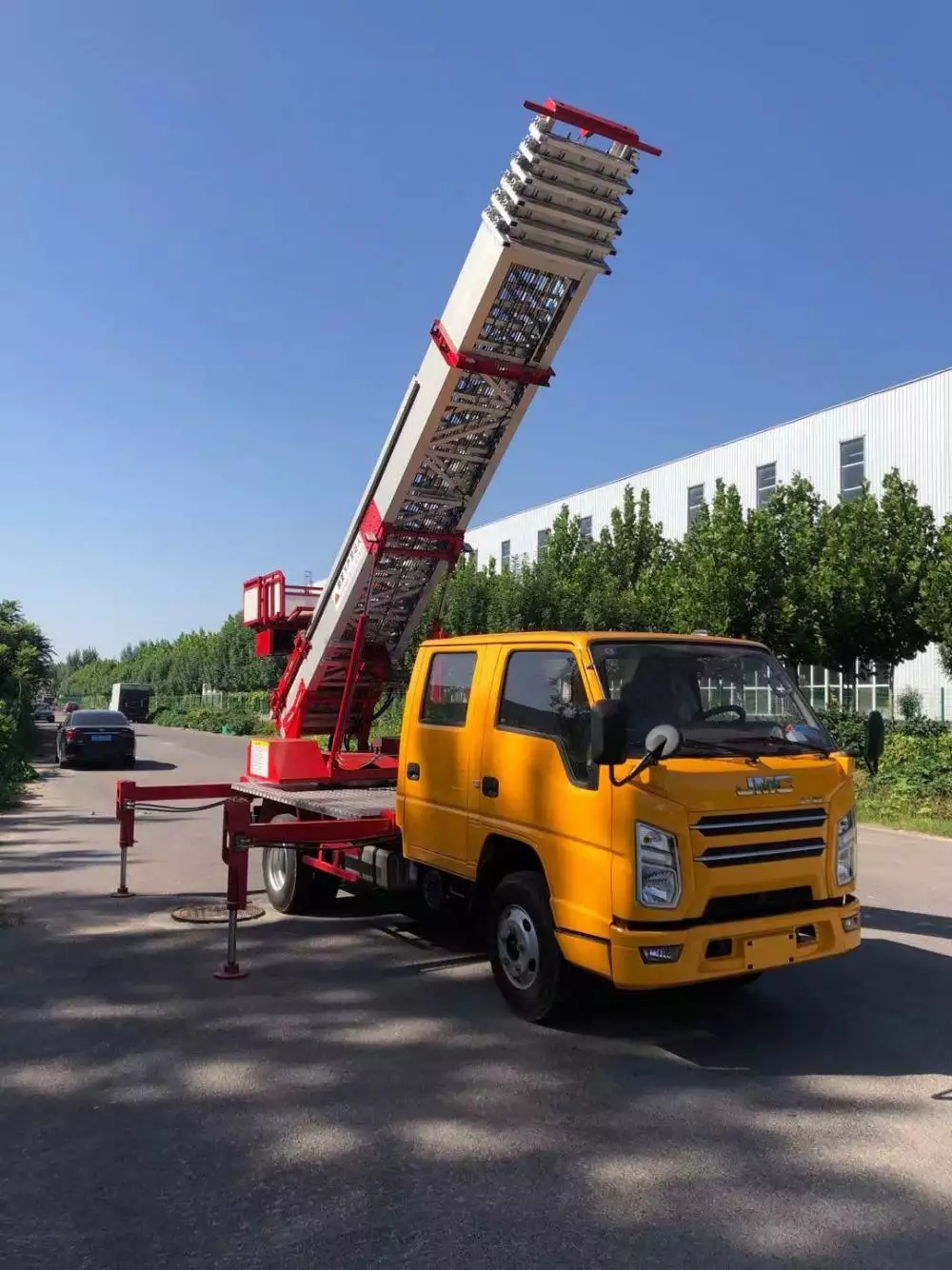 王场镇附近的云梯车出租服务：轻松解决高空作业需求